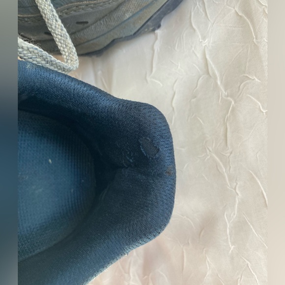 Women’s Altra Lone Peak size 8.5 blue - Picture 7 of 9